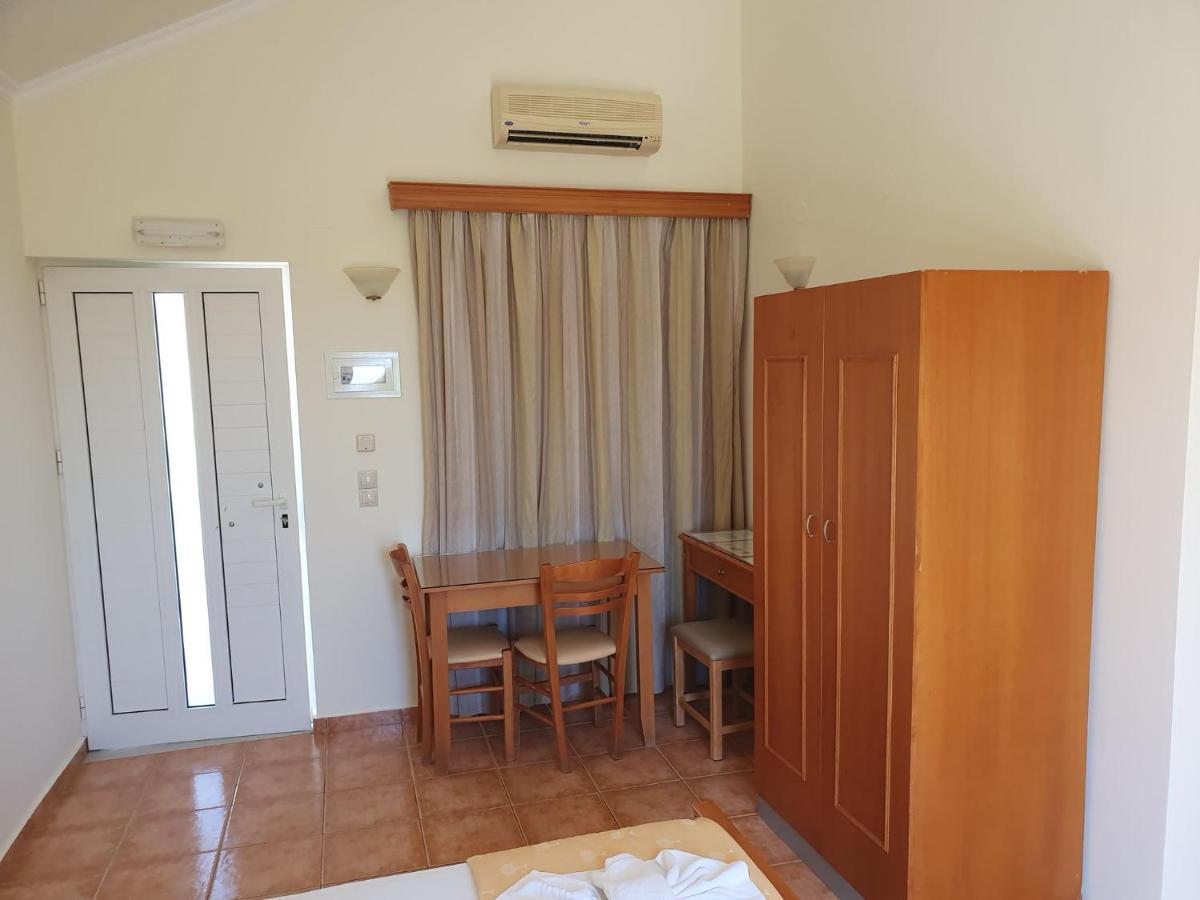 Sofia Studios & Apts Ayía Marína Екстериор снимка