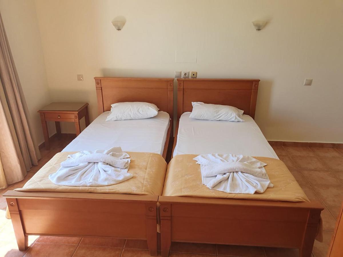 Sofia Studios & Apts Ayía Marína Екстериор снимка
