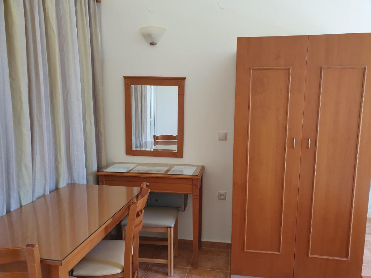 Sofia Studios & Apts Ayía Marína Екстериор снимка