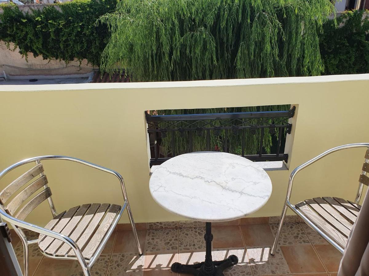Sofia Studios & Apts Ayía Marína Екстериор снимка
