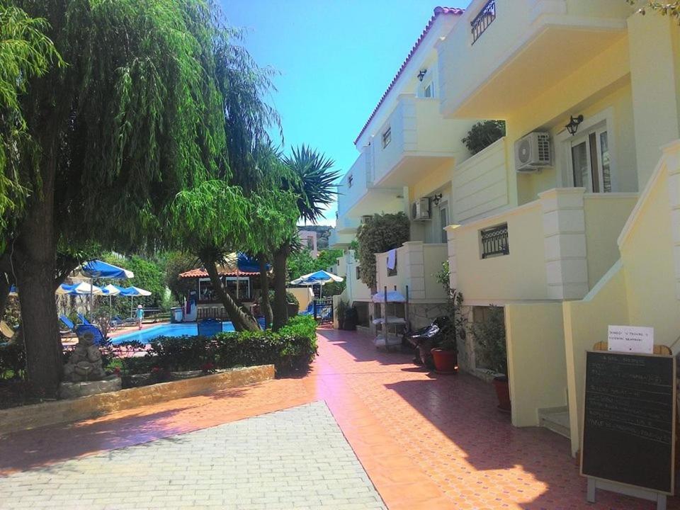 Sofia Studios & Apts Ayía Marína Екстериор снимка