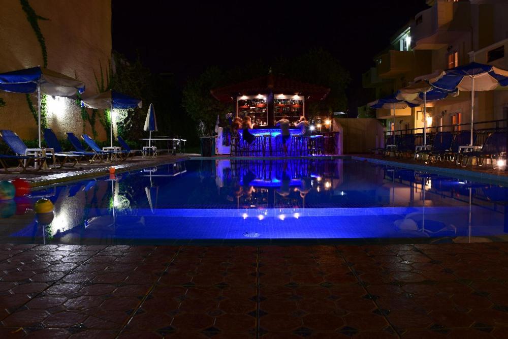 Sofia Studios & Apts Ayía Marína Екстериор снимка