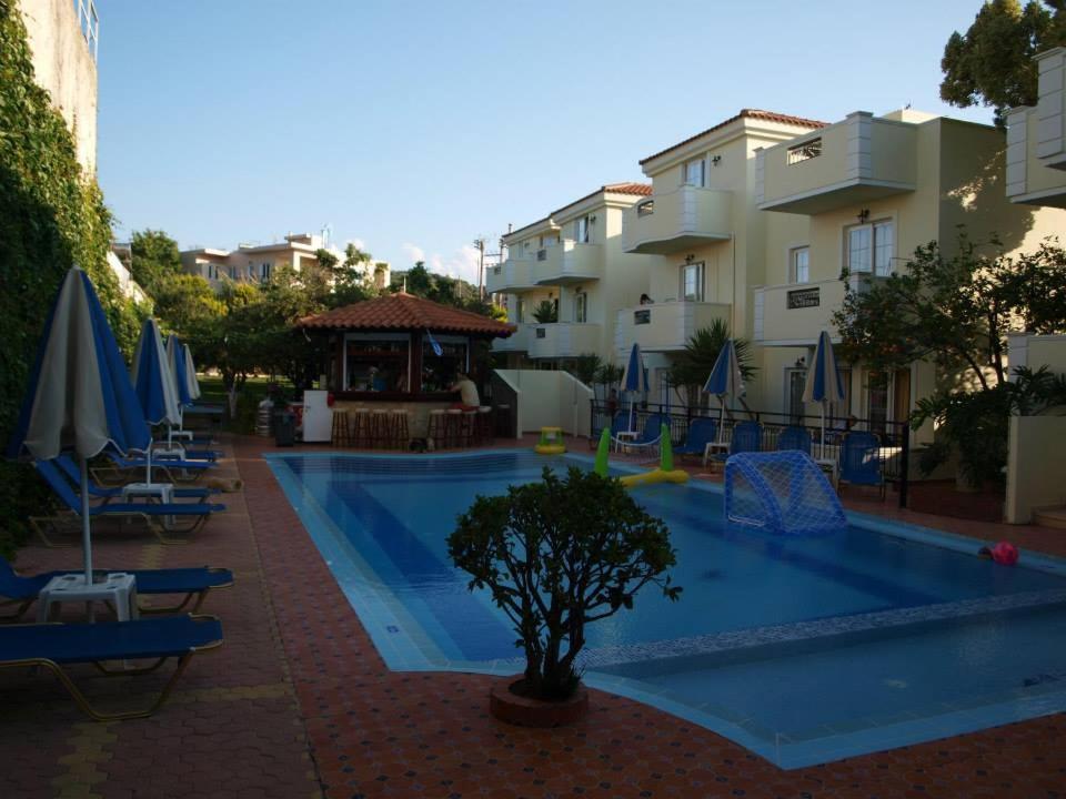 Sofia Studios & Apts Ayía Marína Екстериор снимка