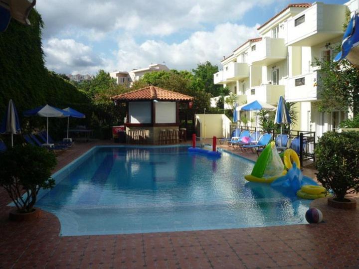 Sofia Studios & Apts Ayía Marína Екстериор снимка