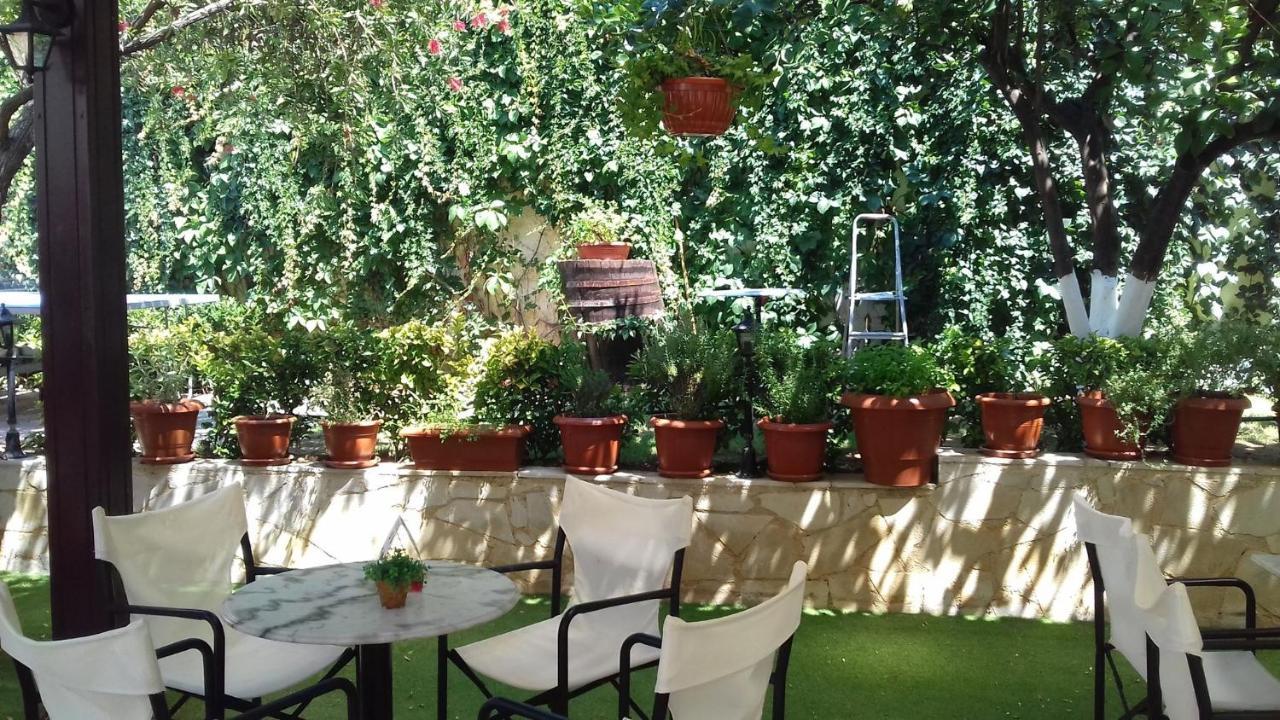 Sofia Studios & Apts Ayía Marína Екстериор снимка