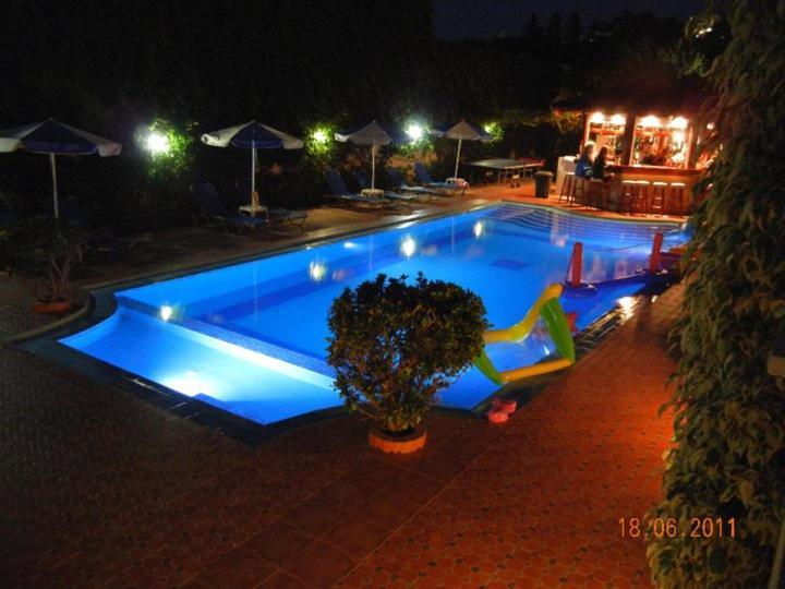 Sofia Studios & Apts Ayía Marína Екстериор снимка