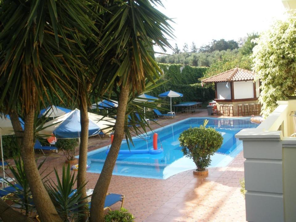 Sofia Studios & Apts Ayía Marína Екстериор снимка