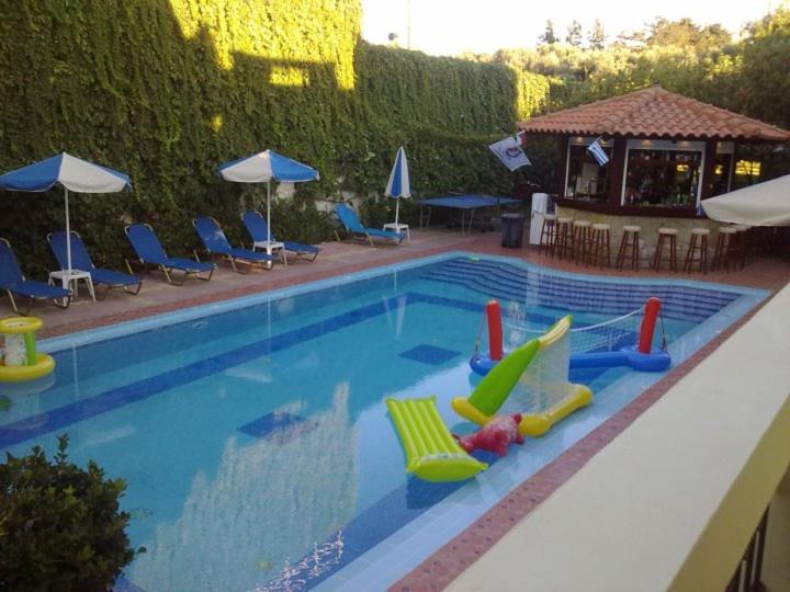 Sofia Studios & Apts Ayía Marína Екстериор снимка