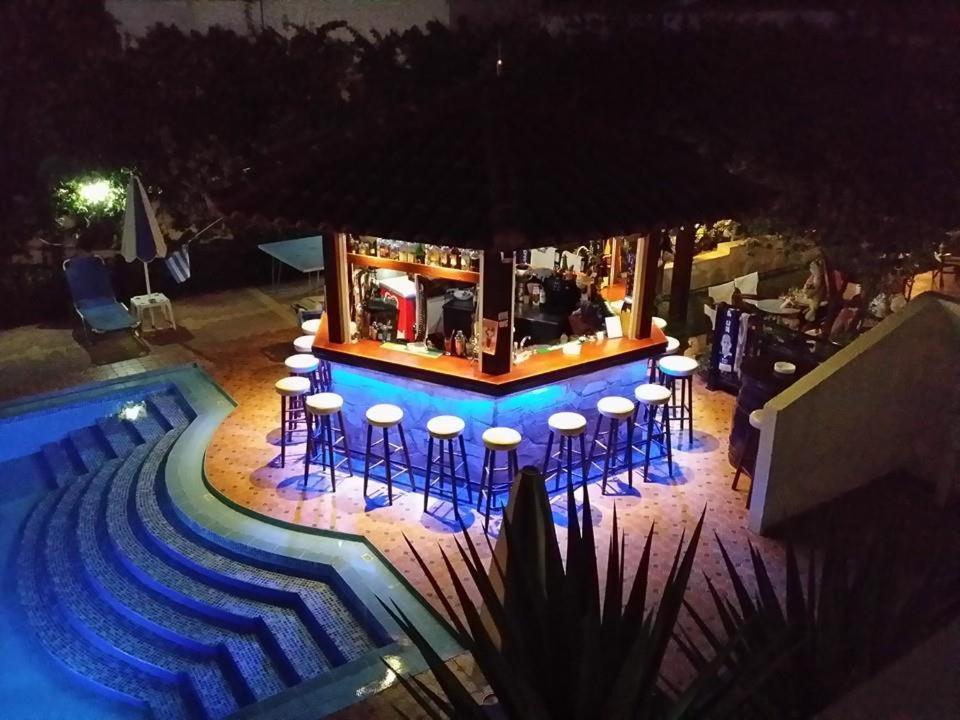Sofia Studios & Apts Ayía Marína Екстериор снимка