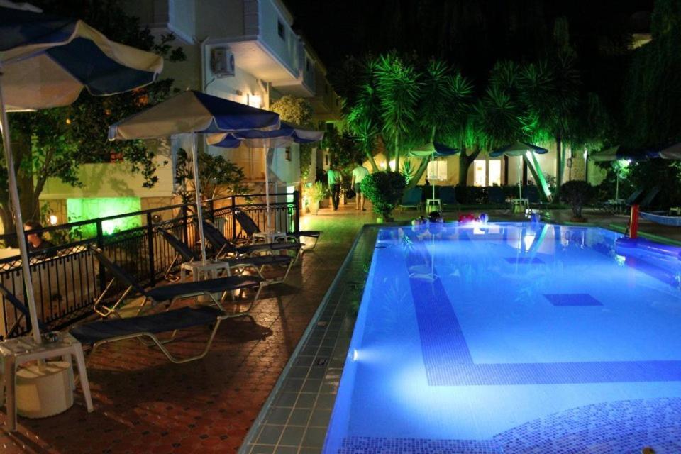 Sofia Studios & Apts Ayía Marína Екстериор снимка