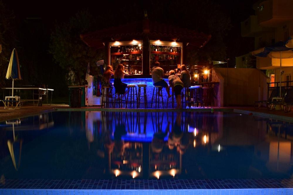 Sofia Studios & Apts Ayía Marína Екстериор снимка