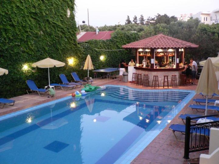 Sofia Studios & Apts Ayía Marína Екстериор снимка